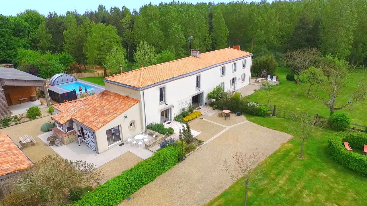 Chambres D'Hotes Au Gite De La Pommeraie Landeronde Exterior foto